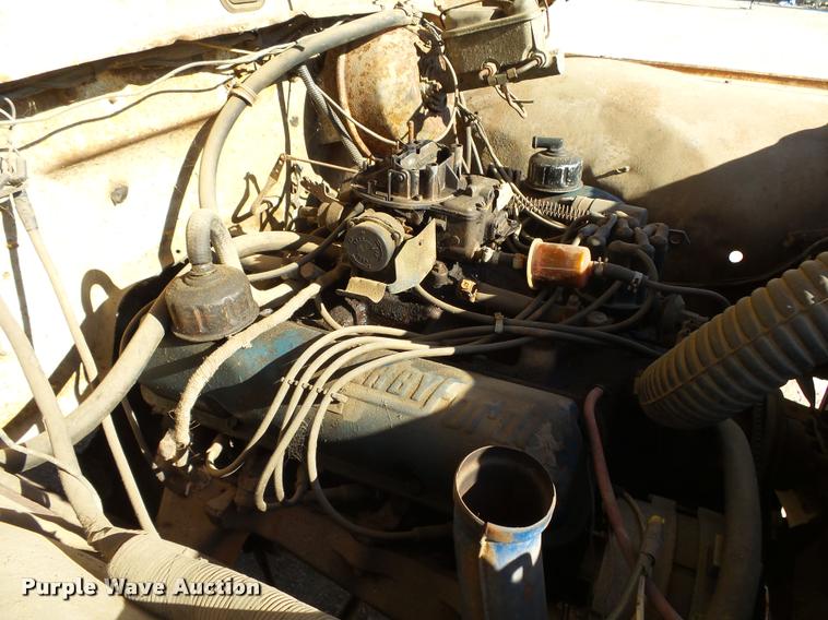 image for item BM9567 1966 Ford F350 tow truck