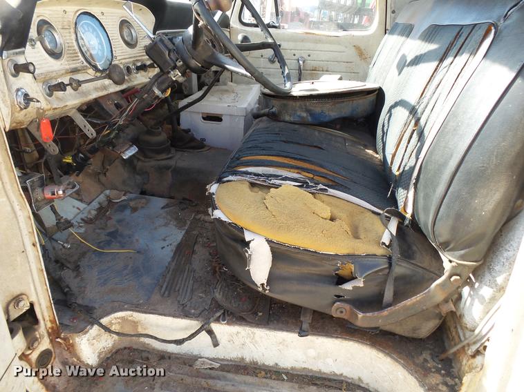 image for item BM9567 1966 Ford F350 tow truck