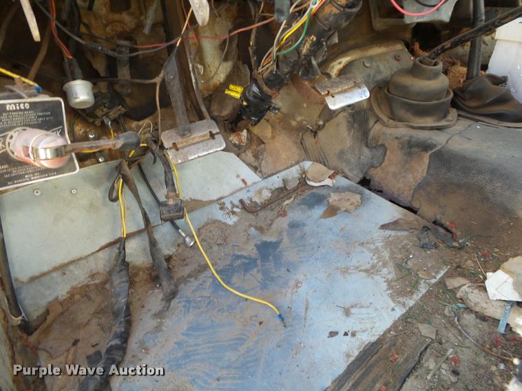 image for item BM9567 1966 Ford F350 tow truck