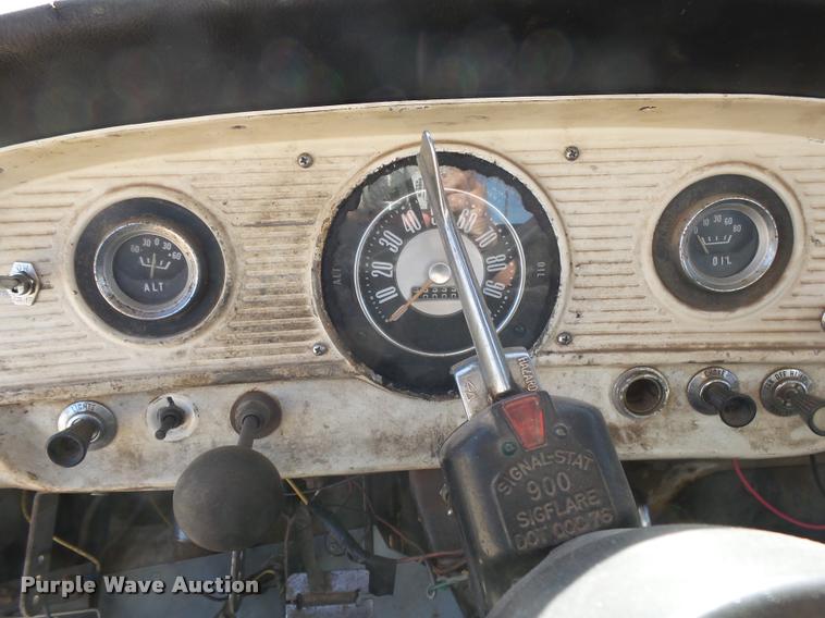 image for item BM9567 1966 Ford F350 tow truck