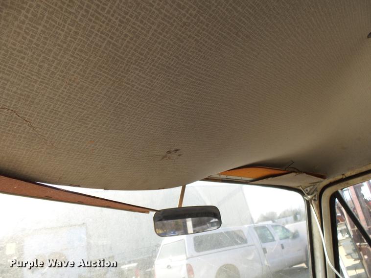 image for item BM9567 1966 Ford F350 tow truck