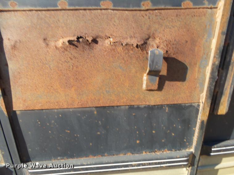 image for item BM9571 1990 Blair livestock trailer