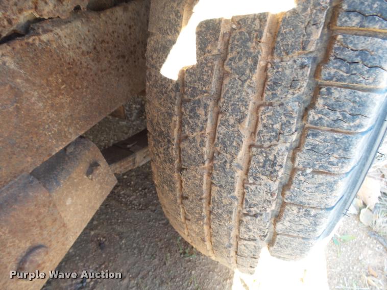 image for item BM9571 1990 Blair livestock trailer