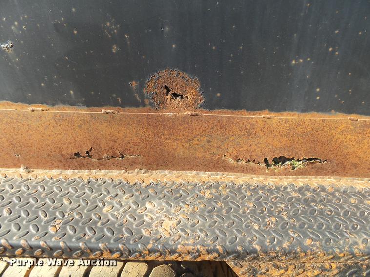 image for item BM9571 1990 Blair livestock trailer