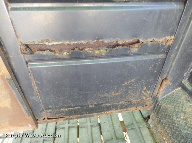 image for item BM9571 1990 Blair livestock trailer