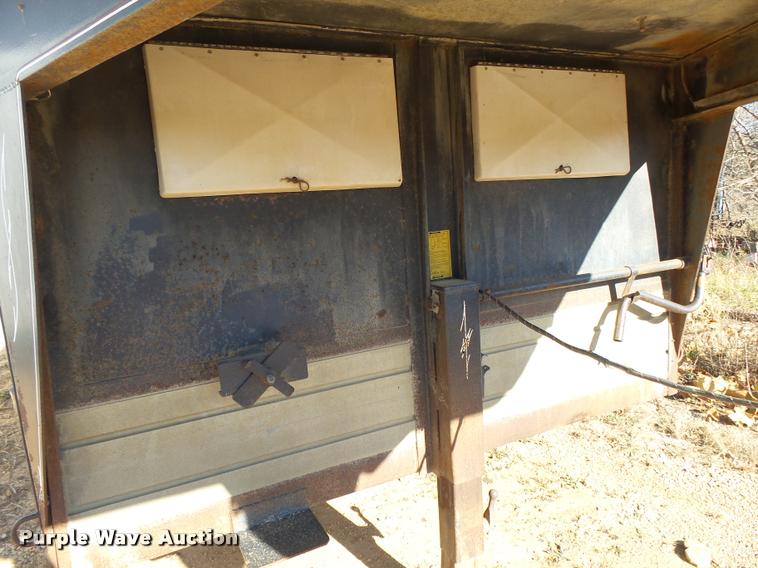 image for item BM9571 1990 Blair livestock trailer