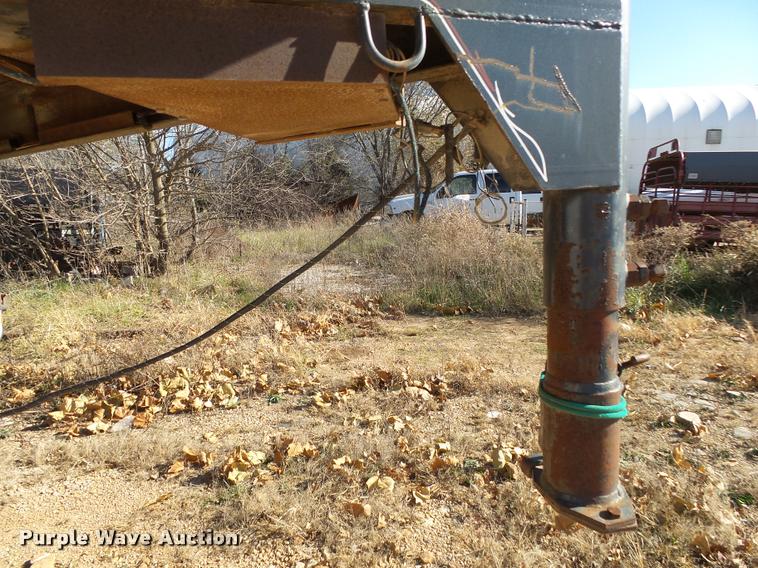 image for item BM9571 1990 Blair livestock trailer