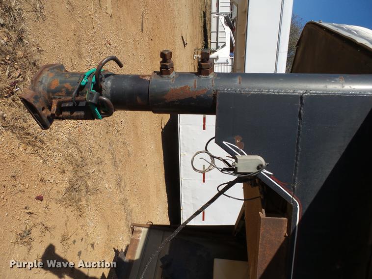 image for item BM9571 1990 Blair livestock trailer