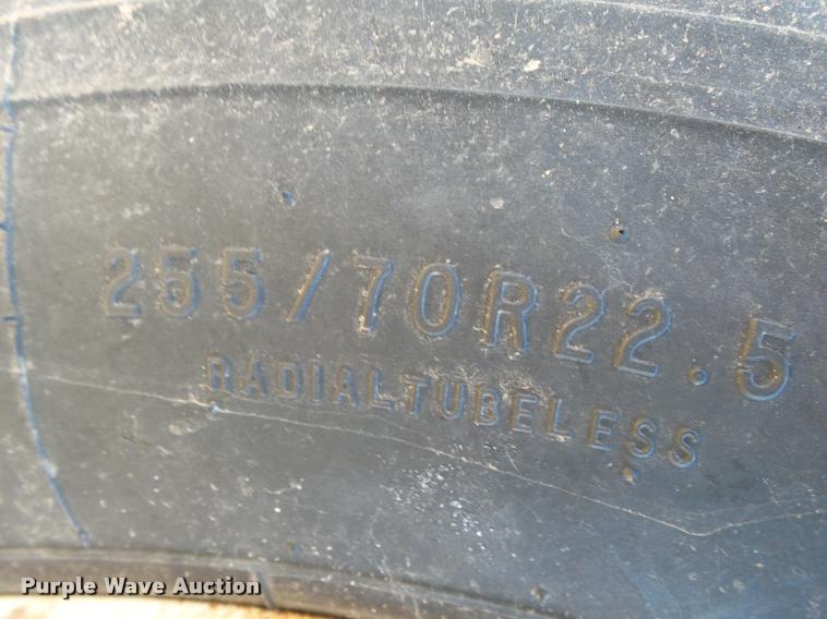 image for item BM9572 1997 Clark CPDFRT-97 double drop deck trailer