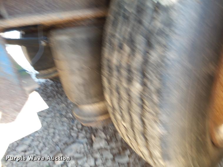 image for item BM9572 1997 Clark CPDFRT-97 double drop deck trailer