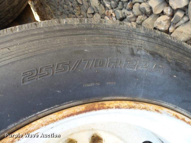 image for item BM9572 1997 Clark CPDFRT-97 double drop deck trailer