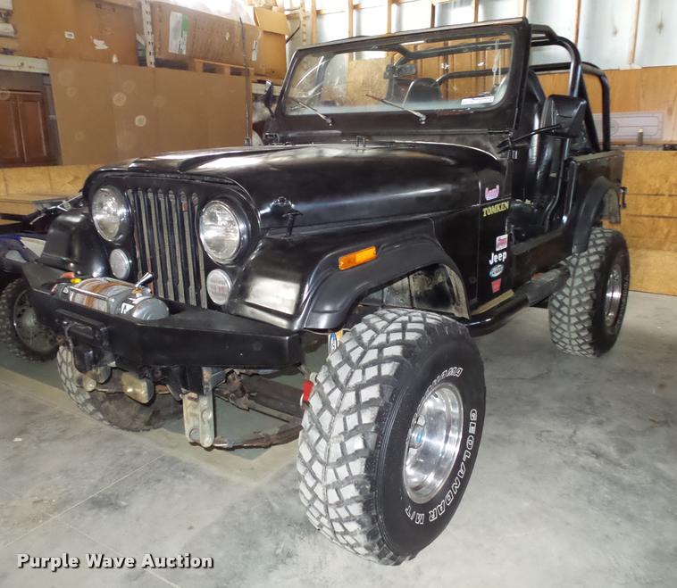 image for item BM9575 1985 Jeep CJ7 SUV