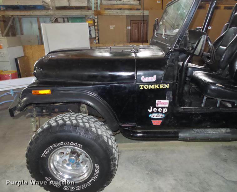 image for item BM9575 1985 Jeep CJ7 SUV