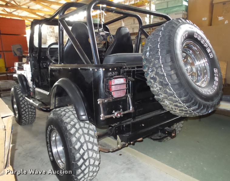 image for item BM9575 1985 Jeep CJ7 SUV