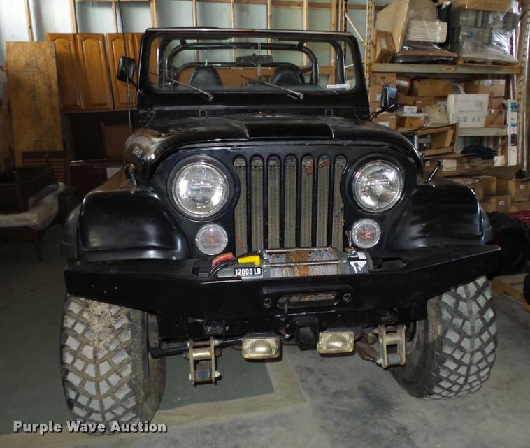 image for item BM9575 1985 Jeep CJ7 SUV