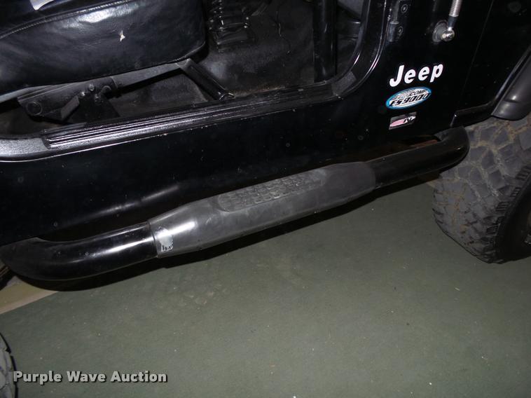 image for item BM9575 1985 Jeep CJ7 SUV