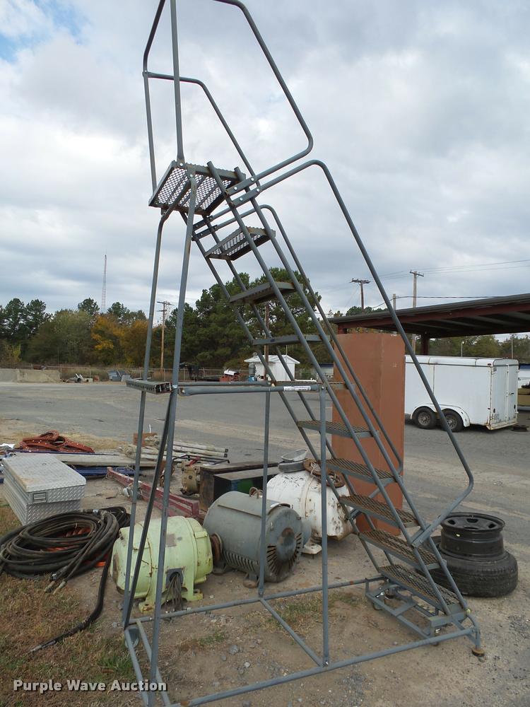 image for item BM9605 Ballymore step ladder