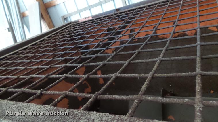 image for item BU9127 Swenson v-box spreader