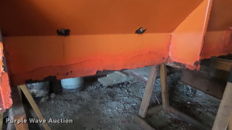 image for item BU9127 Swenson v-box spreader