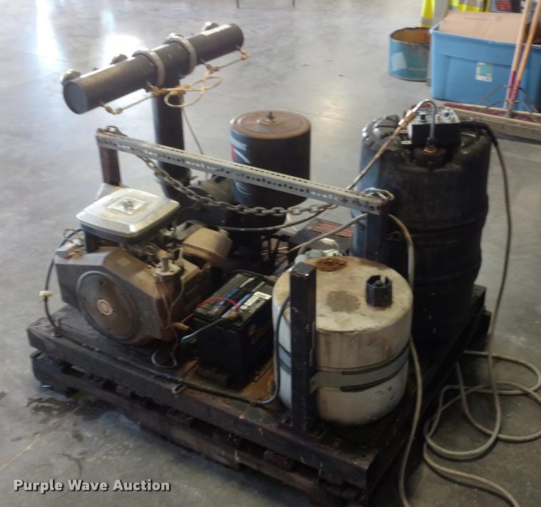 image for item BU9849 Dyna-Fog Cyclotronic fog machine