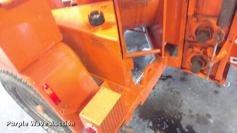 image for item BU9850 1990 Brush Bandit 200 wood chipper
