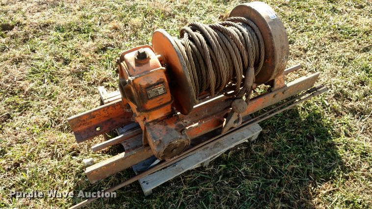 image for item BU9867 Braden winch