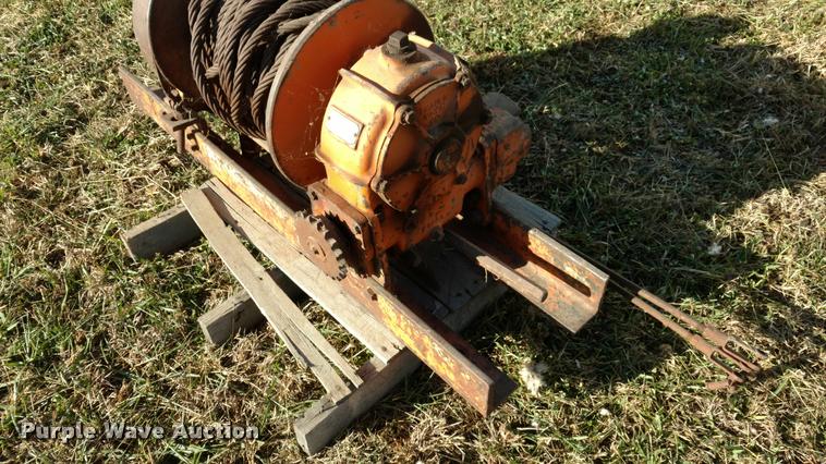 image for item BU9867 Braden winch