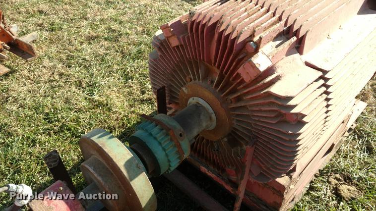 image for item BU9868 Allis Chalmers water pump