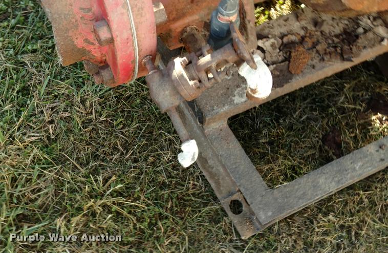 image for item BU9868 Allis Chalmers water pump