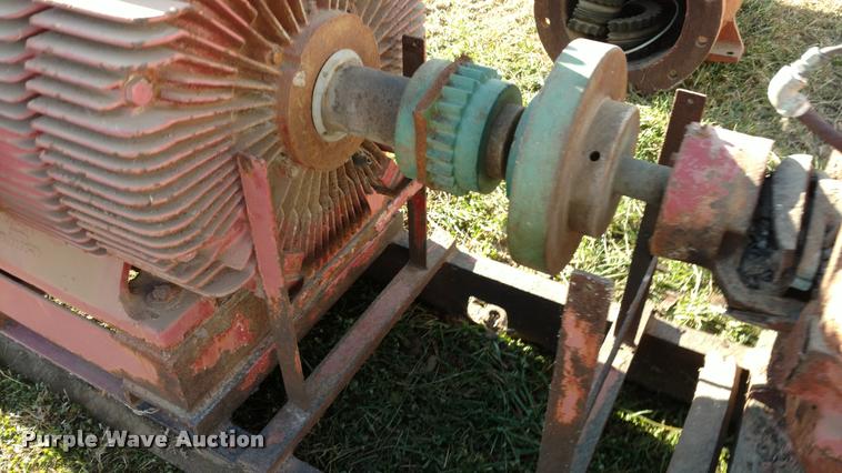 image for item BU9868 Allis Chalmers water pump