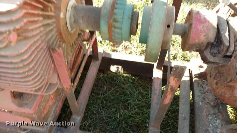 image for item BU9868 Allis Chalmers water pump