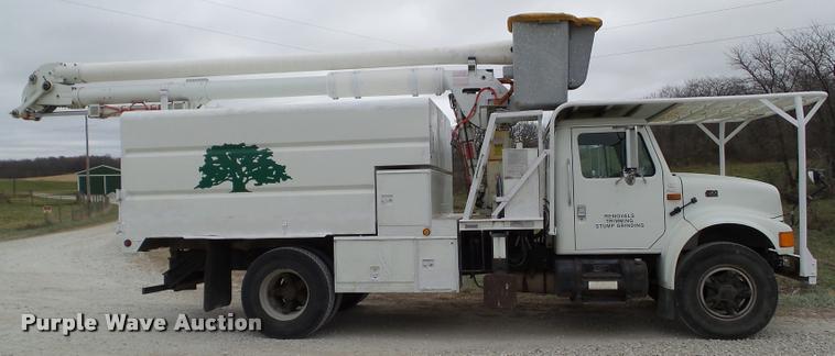 image for item BZ9951 1995 International 4700 bucket truck