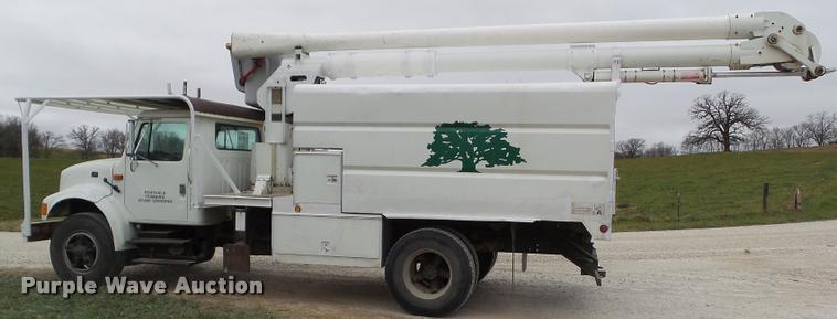 image for item BZ9951 1995 International 4700 bucket truck