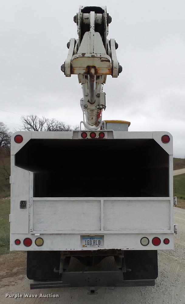 image for item BZ9951 1995 International 4700 bucket truck