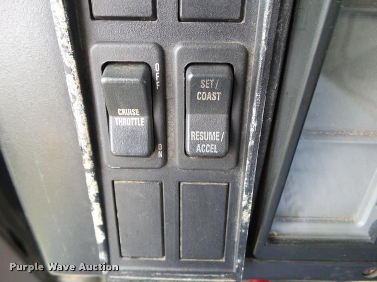 image for item BZ9951 1995 International 4700 bucket truck