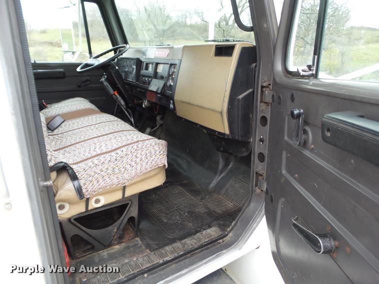 image for item BZ9951 1995 International 4700 bucket truck