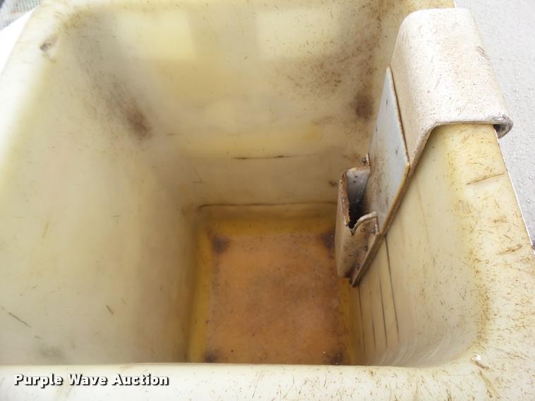 image for item BZ9951 1995 International 4700 bucket truck