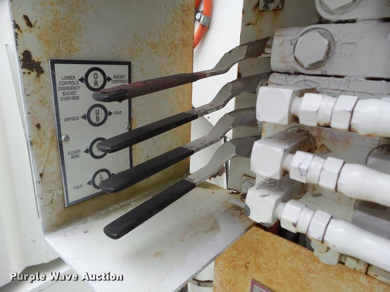 image for item BZ9951 1995 International 4700 bucket truck