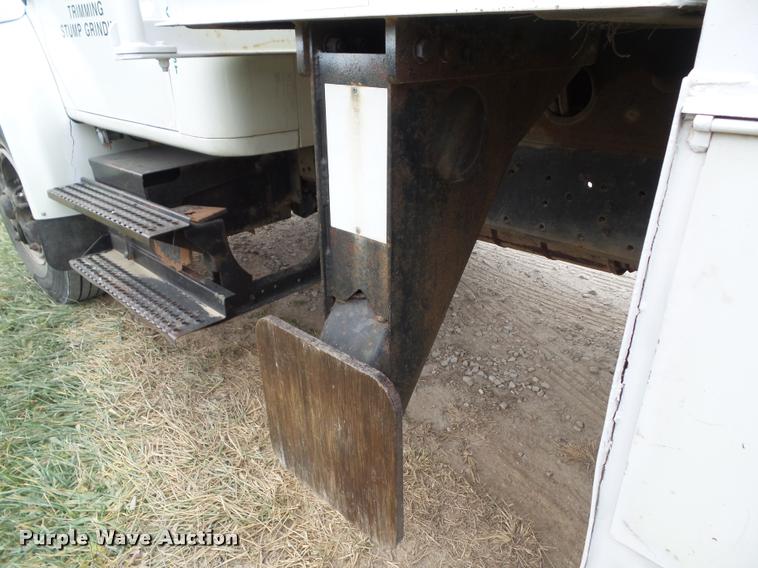 image for item BZ9951 1995 International 4700 bucket truck