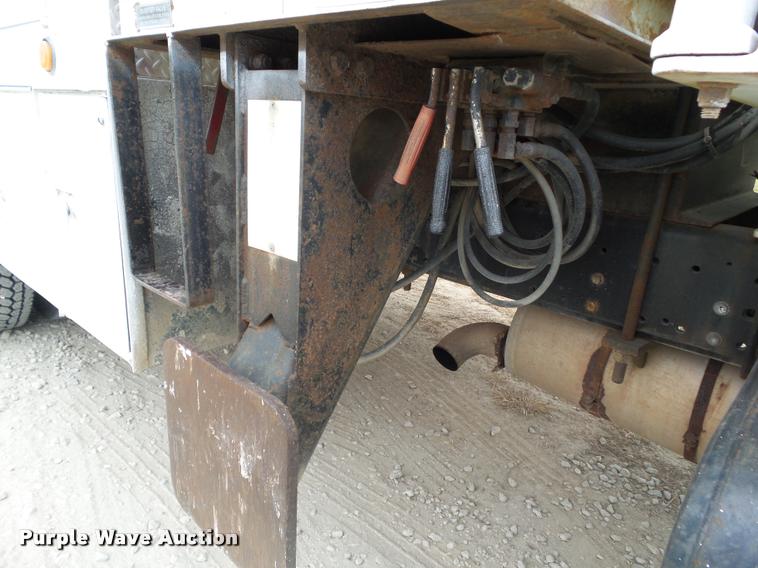 image for item BZ9951 1995 International 4700 bucket truck