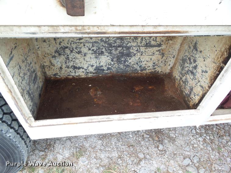 image for item BZ9951 1995 International 4700 bucket truck