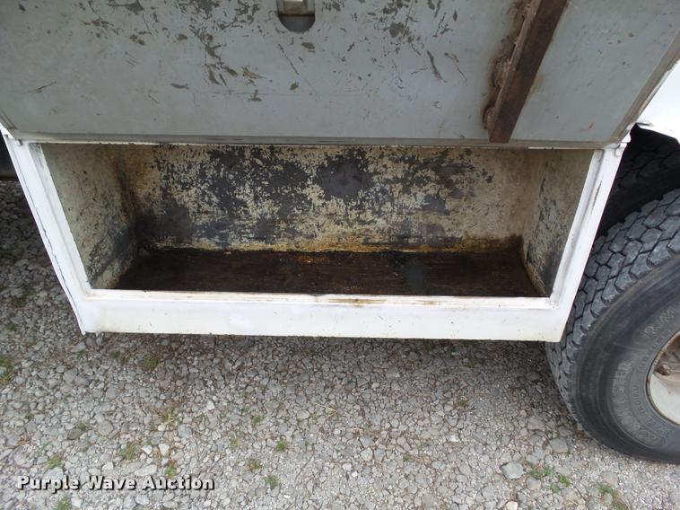 image for item BZ9951 1995 International 4700 bucket truck