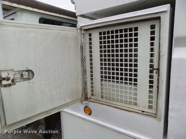 image for item BZ9951 1995 International 4700 bucket truck