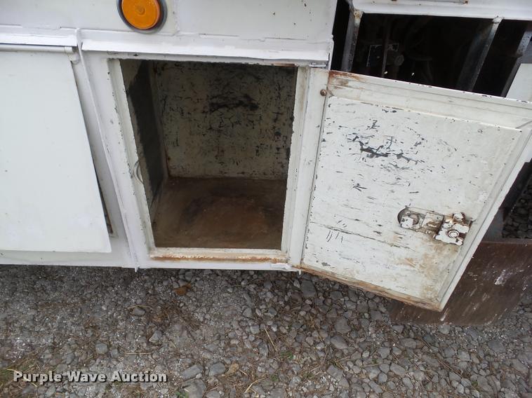 image for item BZ9951 1995 International 4700 bucket truck