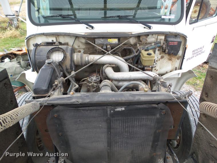 image for item BZ9951 1995 International 4700 bucket truck