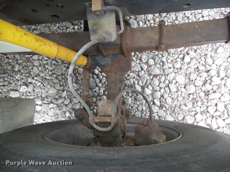 image for item BZ9951 1995 International 4700 bucket truck