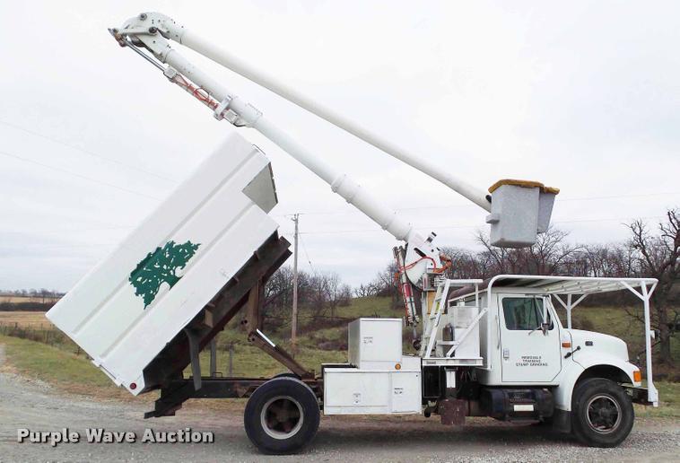 image for item BZ9951 1995 International 4700 bucket truck