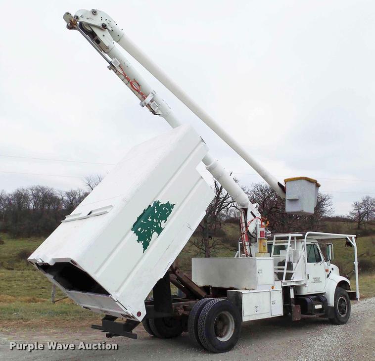 image for item BZ9951 1995 International 4700 bucket truck