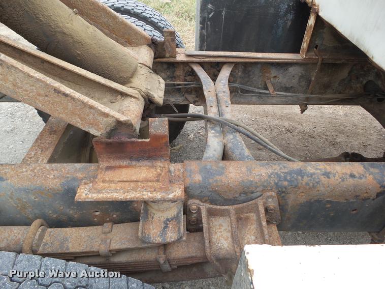 image for item BZ9951 1995 International 4700 bucket truck