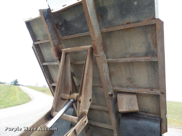 image for item BZ9951 1995 International 4700 bucket truck